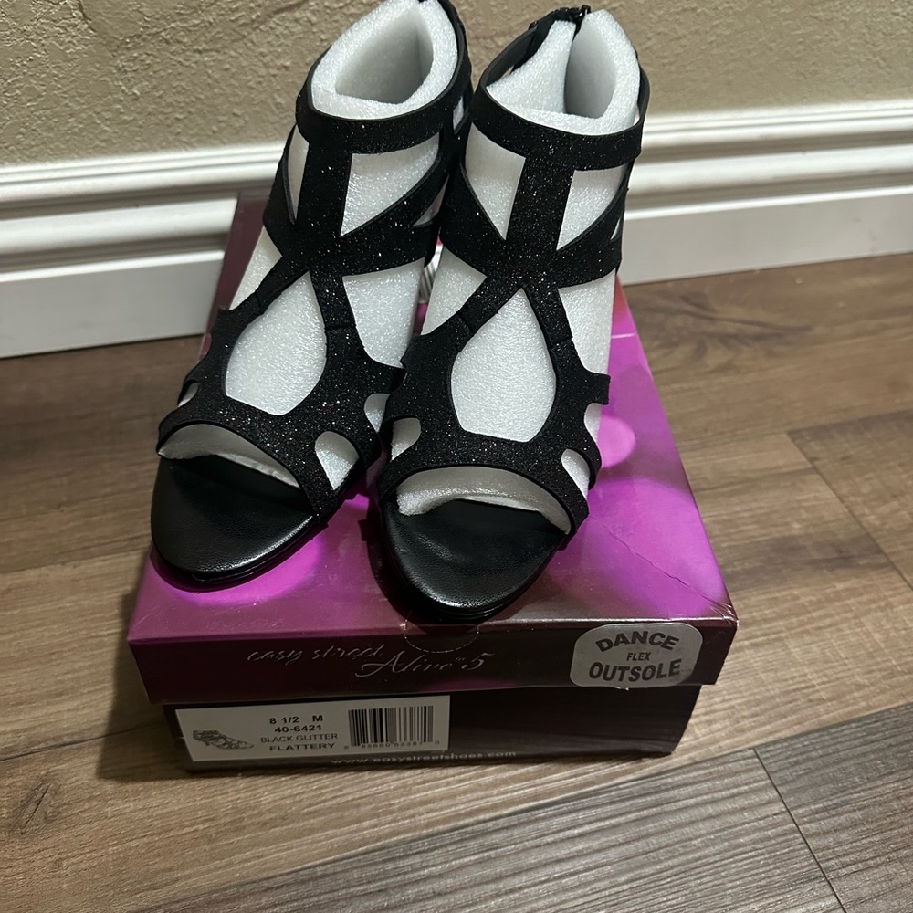 Easy Street Black Glitter Heels
